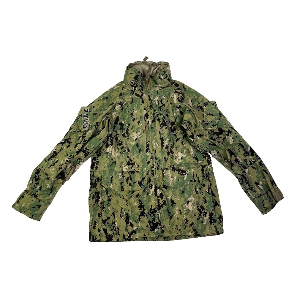 US Navy NWU Type III GORE-Tex Working Parka
Green Digital Camo Full Zip
Jacket